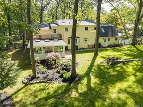 33 Bob O Link Lane, Northport NY 11768