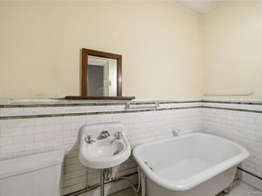 60-73 69th Avenue, Ridgewood NY 11385