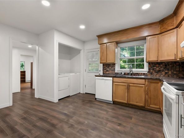 123 Lower Sheep Pasture Road, East Setauket NY 11733