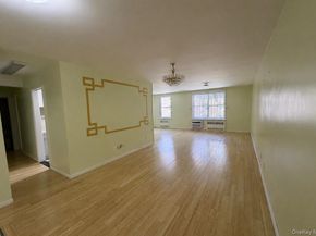142-05 Roosevelt Avenue 415, Flushing NY 11354