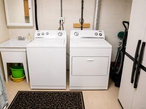 13 Gerald Avenue, Hicksville NY 11801