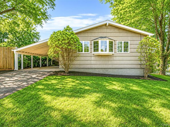 18 Roxbury Street, Huntington Station NY 11746