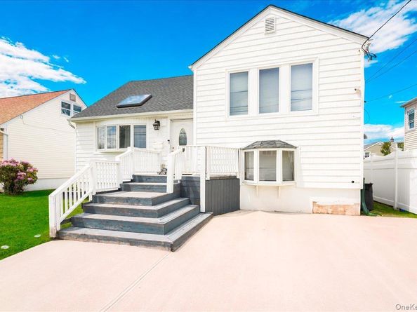 52 Martha Street, Freeport NY 11520