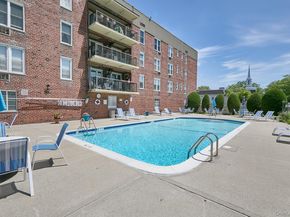60 Hempstead Avenue 3P, Lynbrook NY 11563