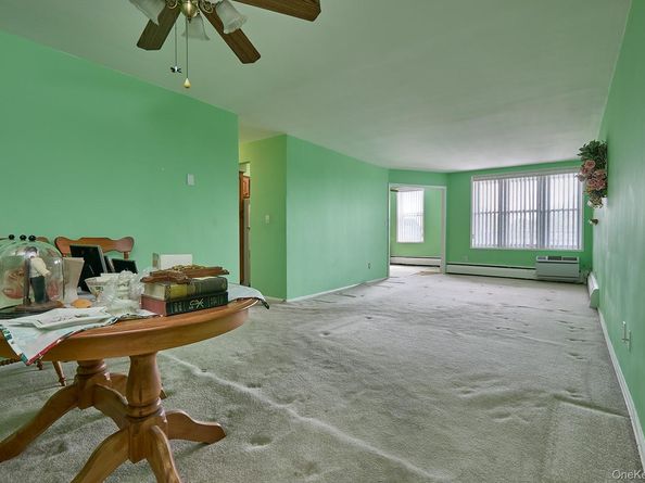 60 Hempstead Avenue 3P, Lynbrook NY 11563