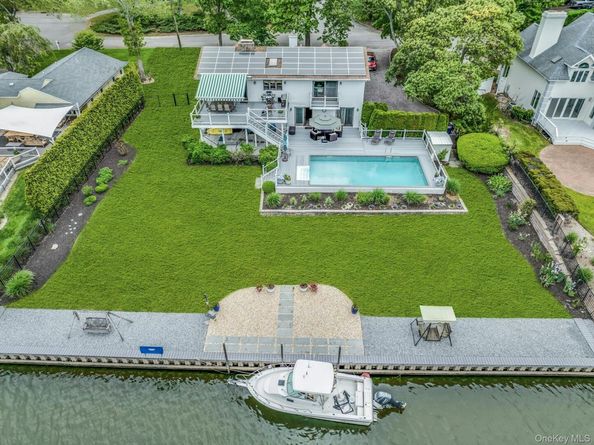 6 Mill Pond Road, Hampton Bays NY 11946