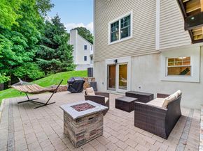 12 Newton Court, Croton-on-Hudson NY 10520