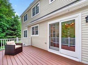 12 Newton Court, Croton-on-Hudson NY 10520