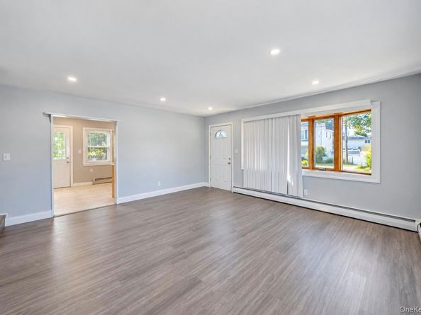 180 N 7th Street, Lindenhurst NY 11757