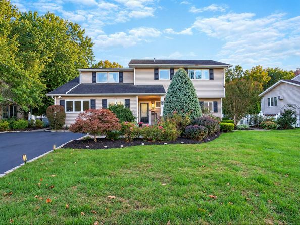 26 Glen Lane, Kings Park NY 11754