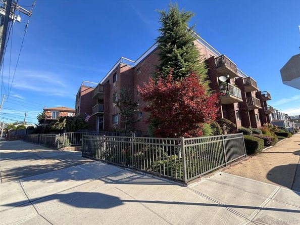 66-15 69th Street 1A, Maspeth NY 11379