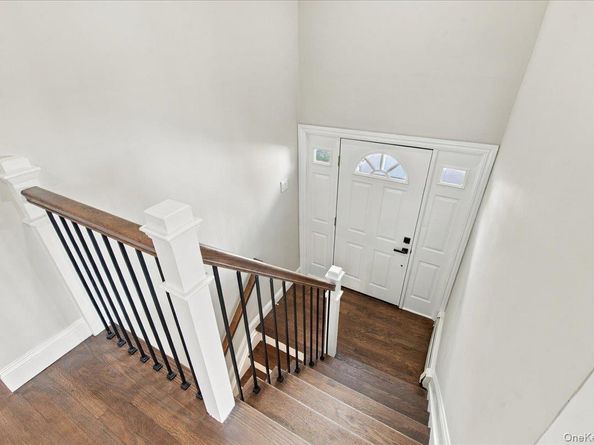9 John Street, Bethpage NY 11714
