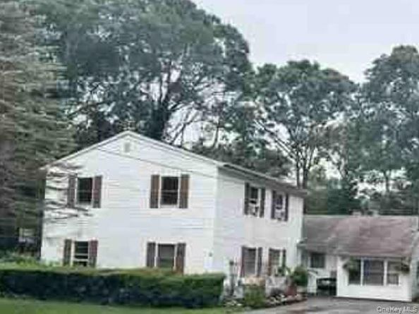 16 Astor Drive, Shirley NY 11967
