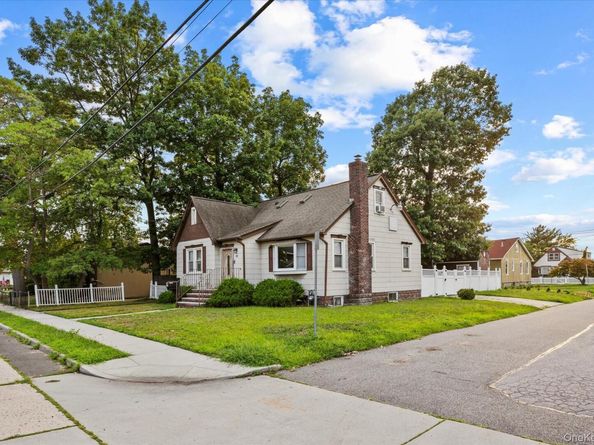 50 Manor Road, Valley Stream NY 11580