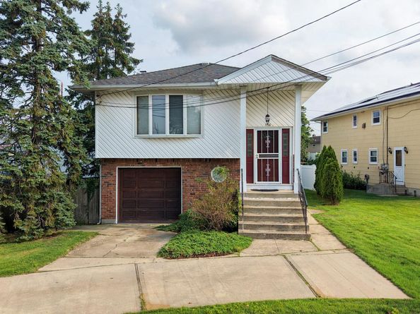 1156 Midway Court, Franklin Square NY 11010