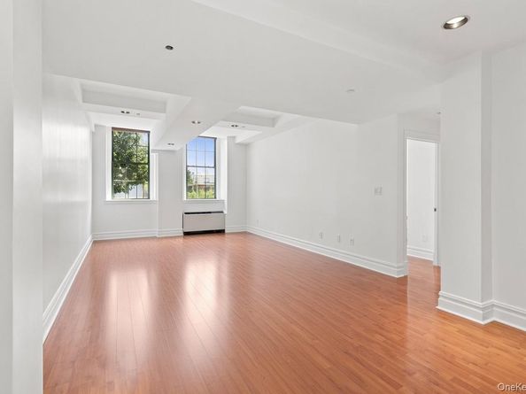 45-02 Ditmars Boulevard 124, Astoria NY 11105