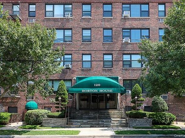 120 Horton Highway c2, Mineola NY 11501