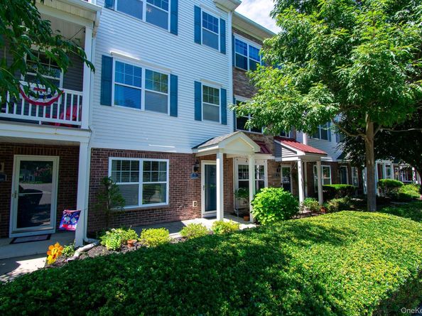 7 Lager Lane 7, Patchogue NY 11772
