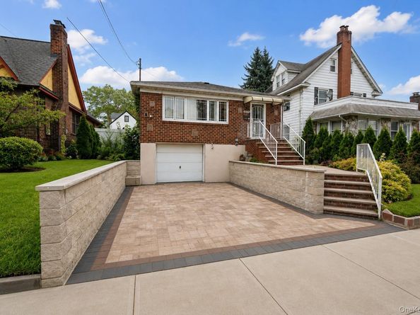 13945 227th Street, Laurelton NY 11413