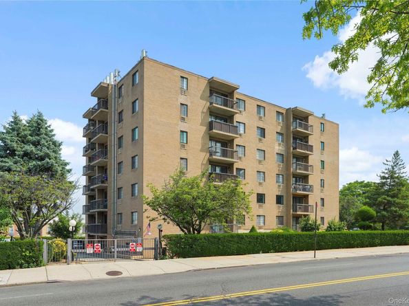 71-49 Metropolitan Avenue 2F, Middle Village NY 11379