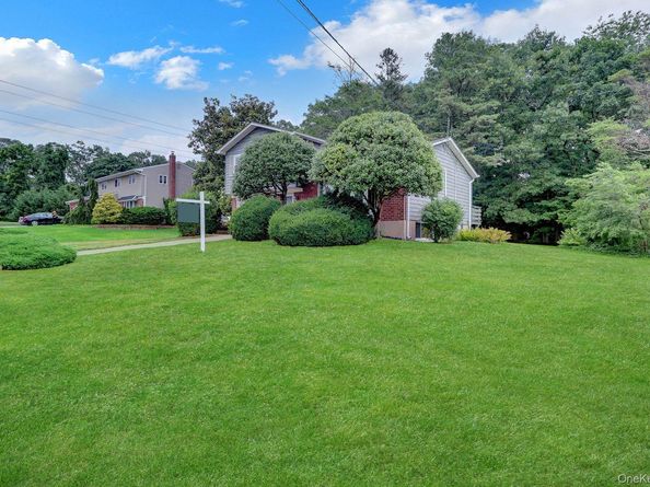 135 Atlantic Place, Hauppauge NY 11788