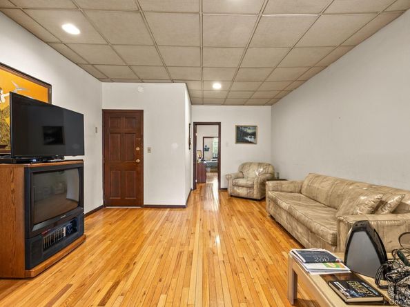 7031 67th Place, Glendale NY 11385