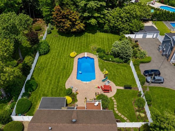72 Dix Highway, Dix Hills NY 11746