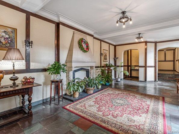 150 Burns Street 2G, Forest Hills NY 11375