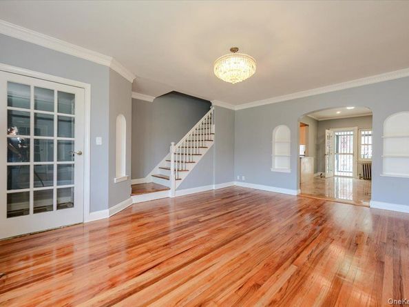 76-18 Utopia Parkway, Fresh Meadows NY 11366