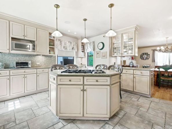 873 James Street, Pelham NY 10803