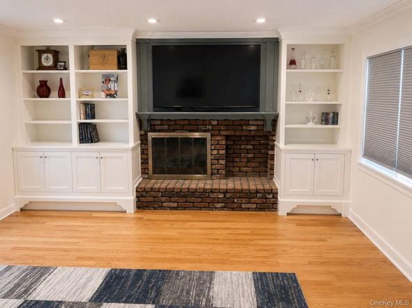 25 Artisan Avenue, Huntington NY 11743
