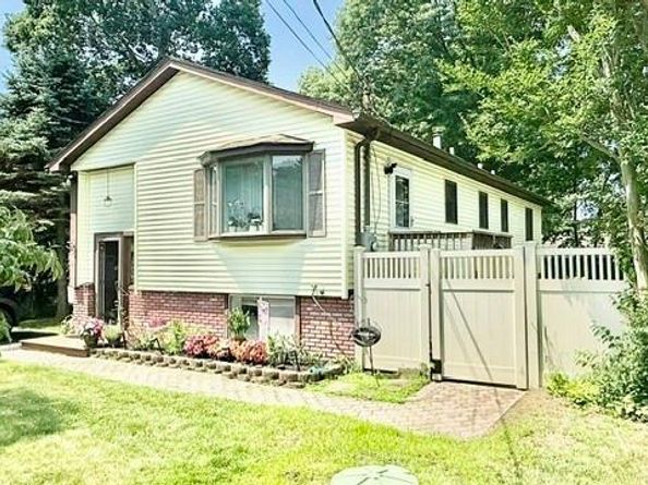 26 Robinwood Street, Mastic NY 11950