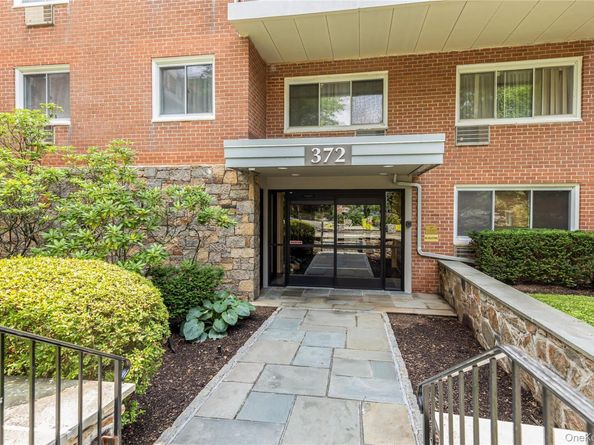 372 Central Park Avenue 2A, Scarsdale NY 10583