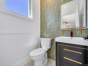 8 Table Lane, Hicksville NY 11801