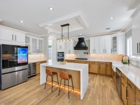 8 Table Lane, Hicksville NY 11801