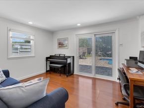 25 Arrowwood Lane, Melville NY 11747