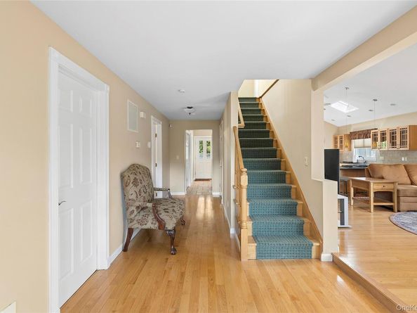 54 Breezy Point Road, Wading River NY 11792