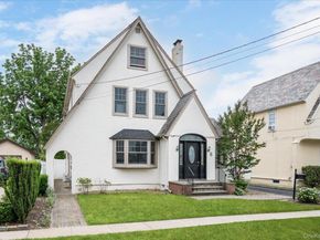 8 May Court, West Hempstead NY 11552