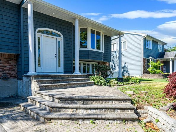 14 Stanley Place, Hauppauge NY 11788