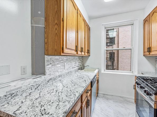 35-36 80th Street 23, Queens NY 11372