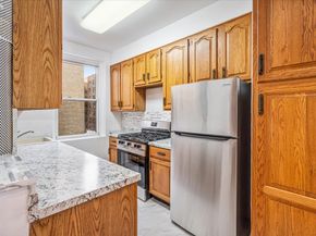 35-36 80th Street 23, Queens NY 11372