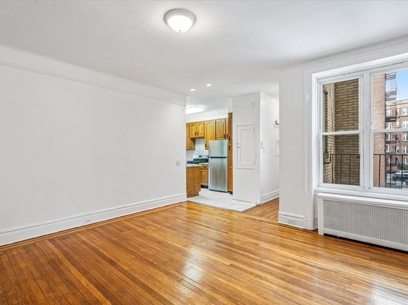 35-36 80th Street 23, Queens NY 11372