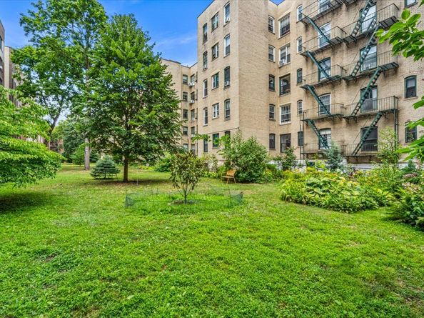 35-36 80th Street 23, Queens NY 11372