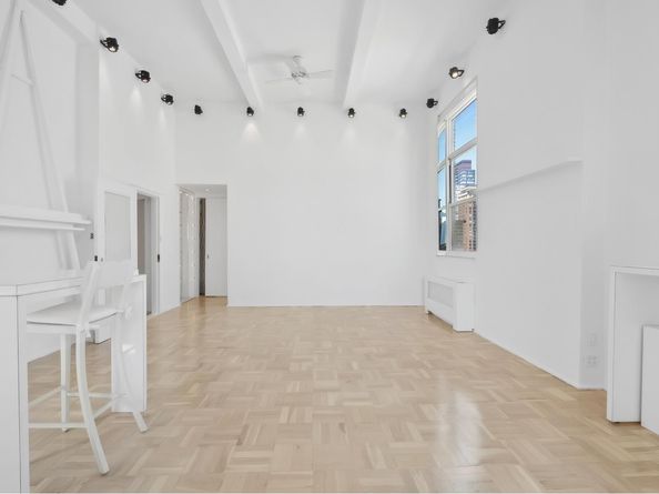 400 East 52nd Street PHT, New York NY 10022