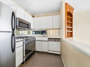 21 South End Avenue 528, New York NY 10280