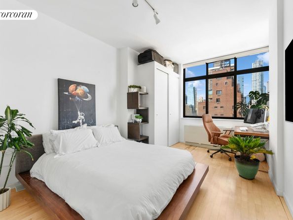 250 East 30th Street 14A, New York NY 10016