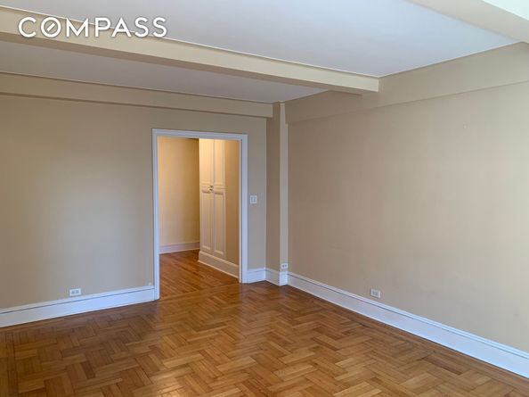 433 West 34th Street 7A, New York NY 10001