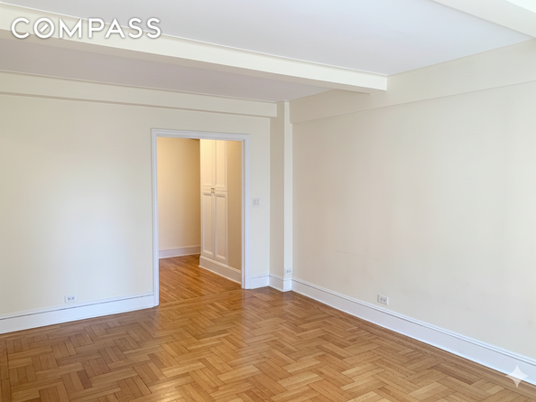 433 West 34th Street 7A, New York NY 10001