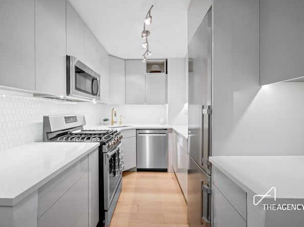 61 West 62nd Street 5F, New York NY 10023