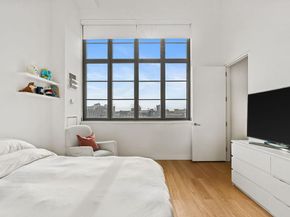 27-28 Thomson Avenue 529, Queens NY 11101